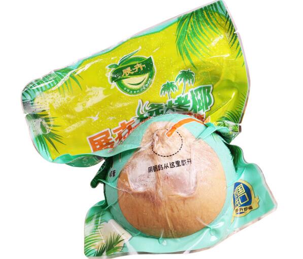 只需用附赠的开椰器钻个小孔,就可以喝了,比一般的椰青要好开很多.